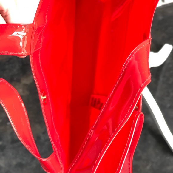 NEW Elizabeth Arden Heart Red Waterproof Makeup, Gift Bag Valentine’s Day - Picture 7 of 8